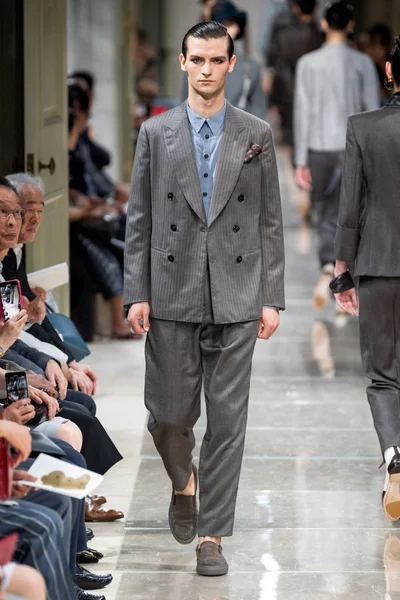 Look 13